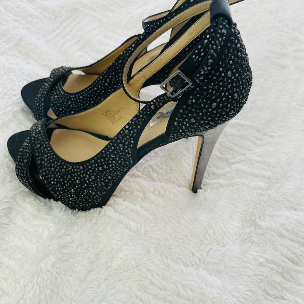 I-N-C   Pumps - Picture 3 of 5